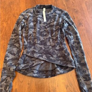 lululemon athletica Women's Gray Camo Long Sleeve Crew